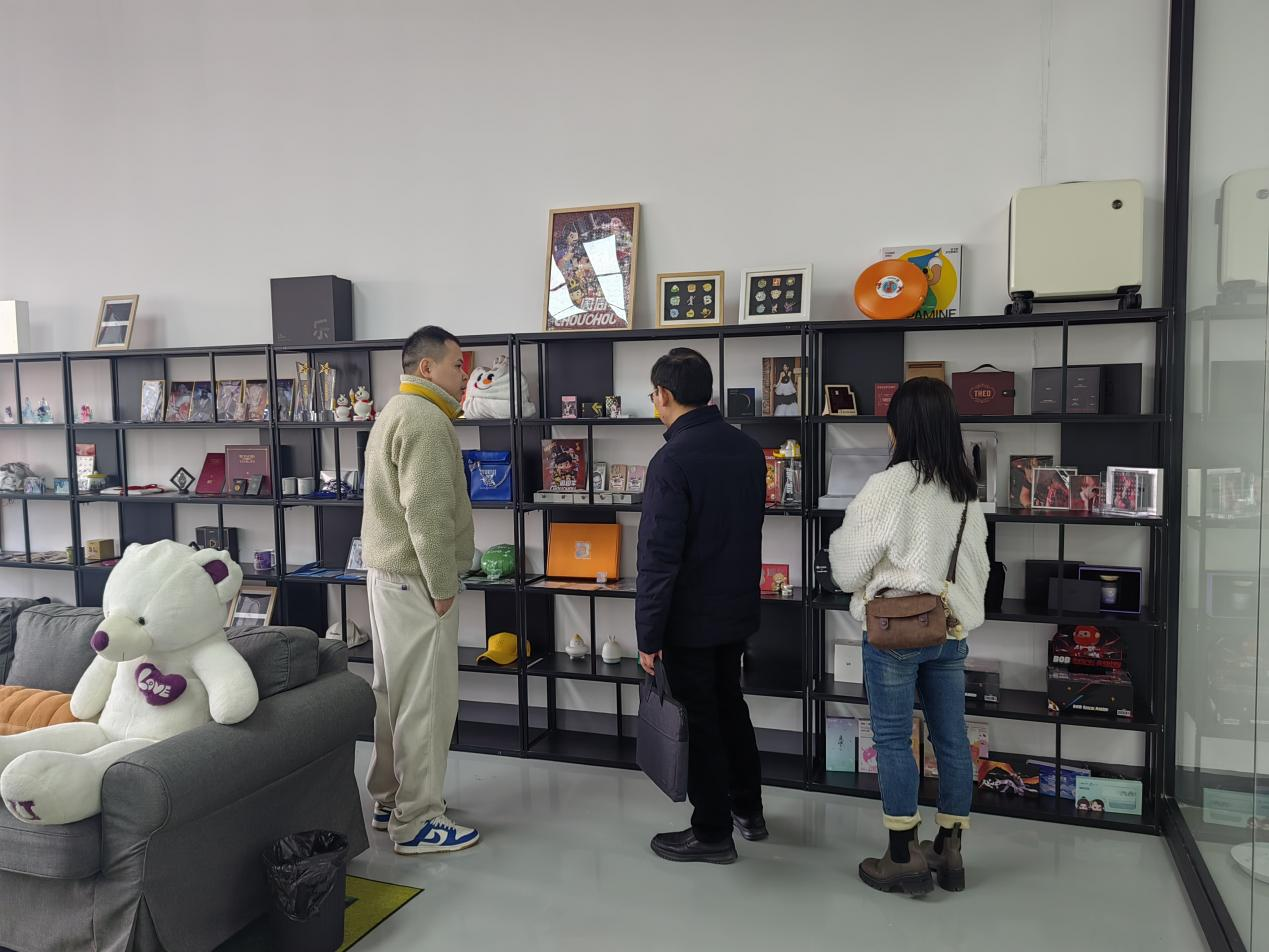 武汉轻工大学艺术设计学院访问文创设计公司
