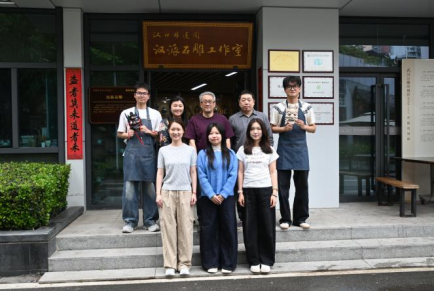 傩影焕新生，非遗薪火承—设计学院师生开展研学活动