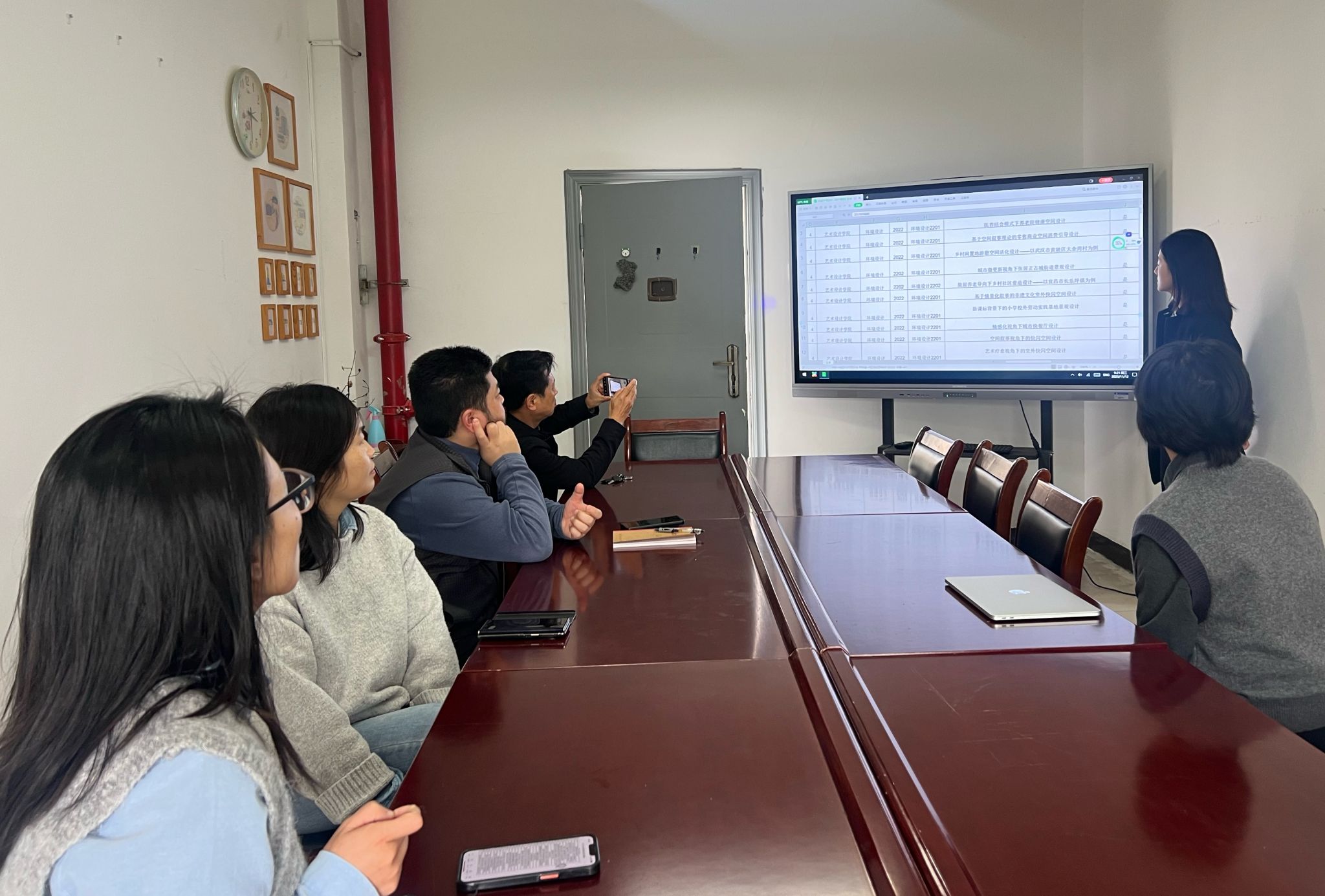 艺术设计学院2026届本科毕业设计（论文）选题论证会顺利召开