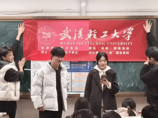 艺同学 | 最美寒假之一：设计优秀学子回访母校实践活动