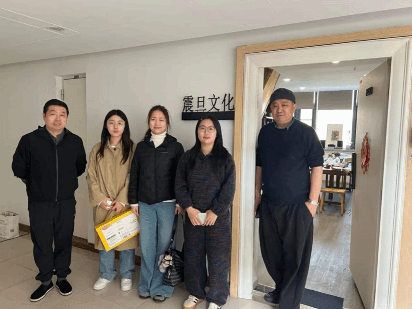 走进设计工作室，在实践中拓展专业视野——艺术设计学院师生赴企业参观学习