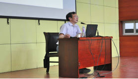  湖北大学黄柏权教授应邀我院讲学