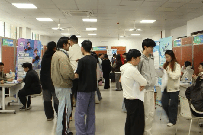 艺起找工作 | “艺”心筑梦，“文”启新程专场招聘会顺利举行